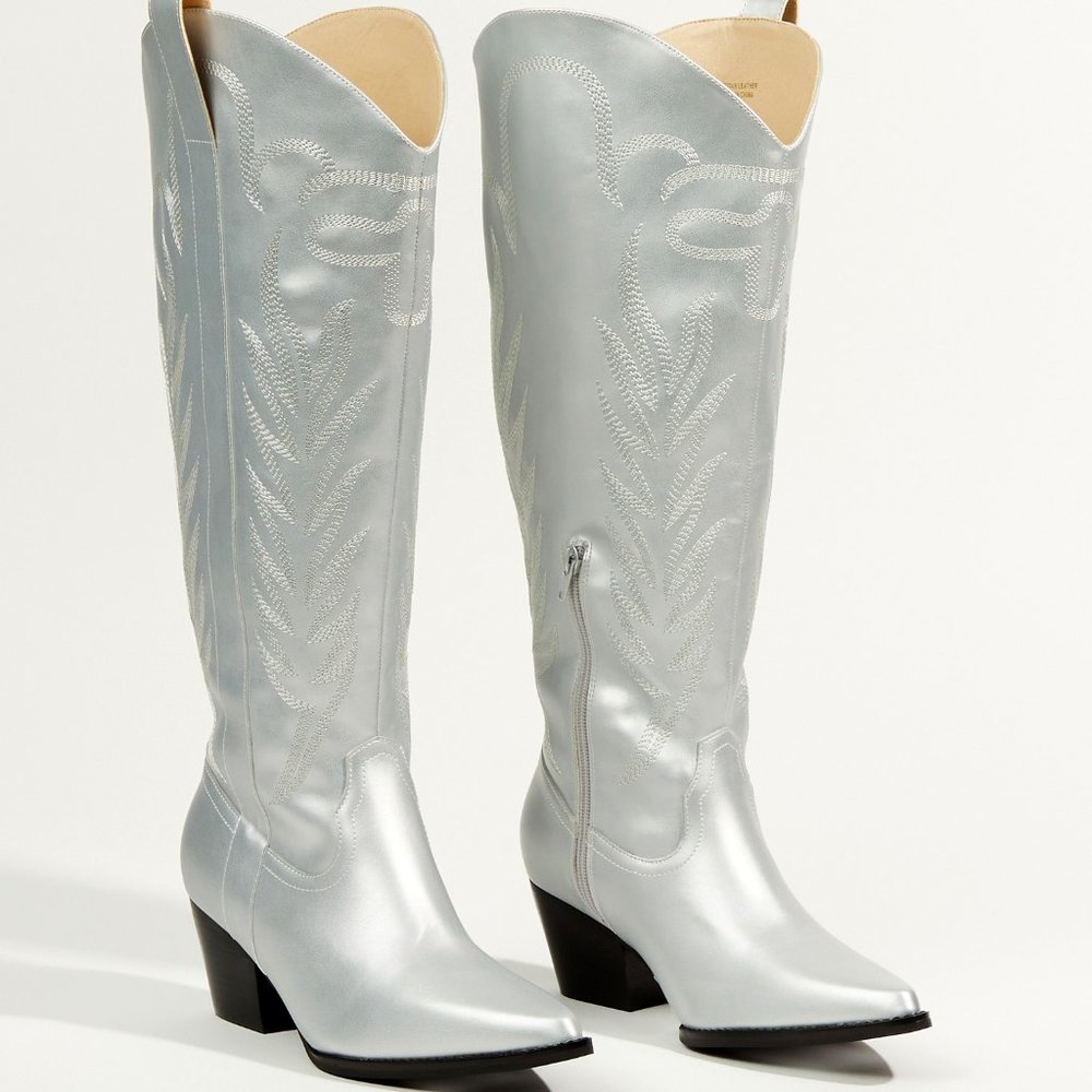 NWT Arula/Altar'd State SILVER Cowgirl Boots!  11 Wide Calf